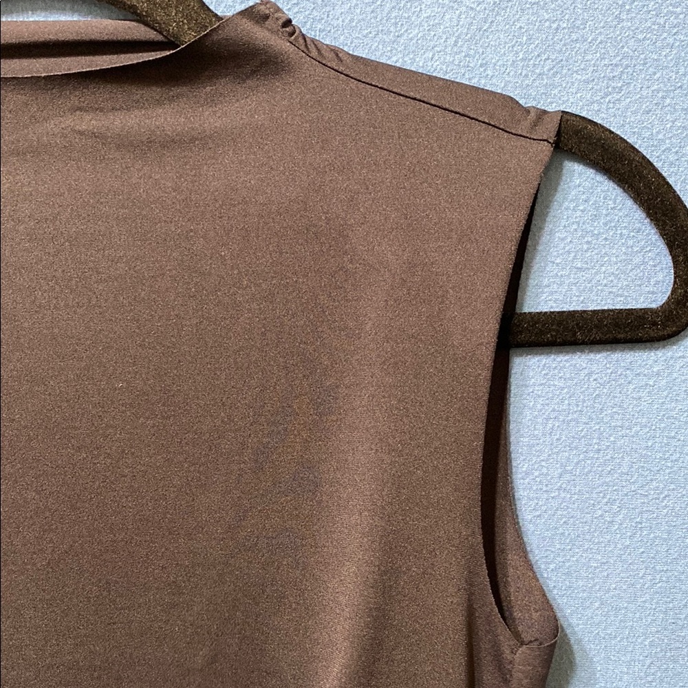 Elegant New Tear Drop Open Back Black Sleeveless Top - Picture 3 of 14